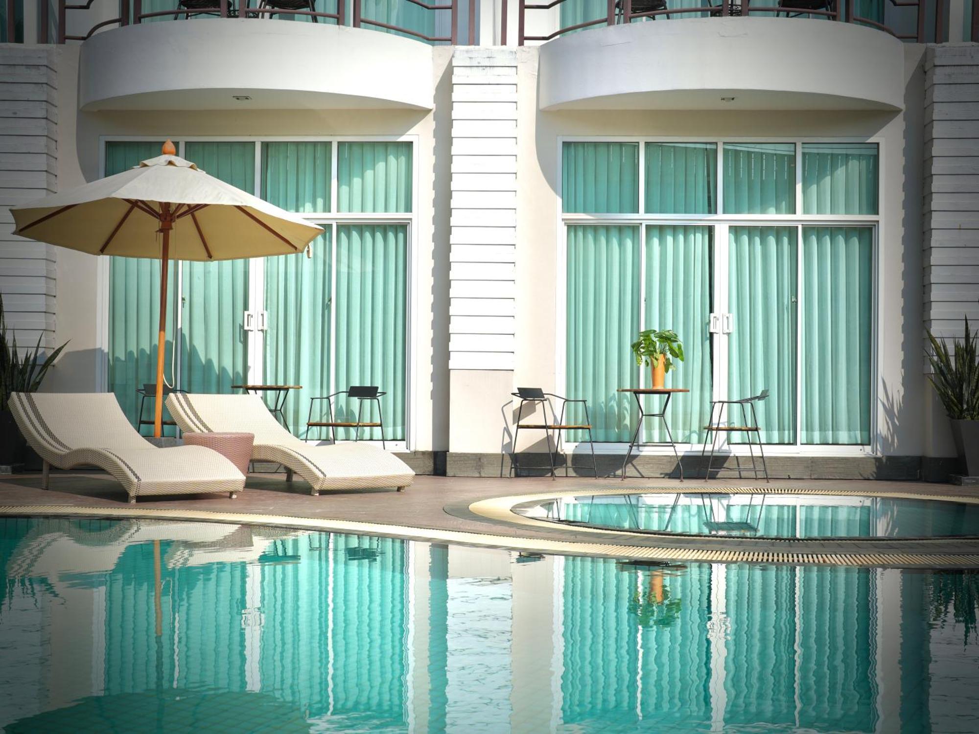 A-Te Chumphon Hotel - Sha Plus Bagian luar foto