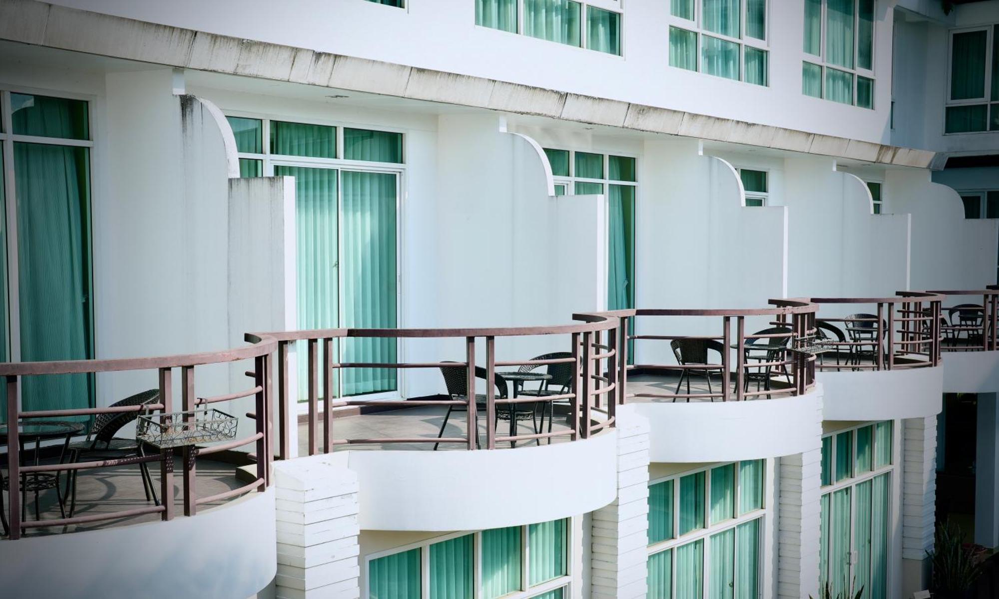 A-Te Chumphon Hotel - Sha Plus Bagian luar foto