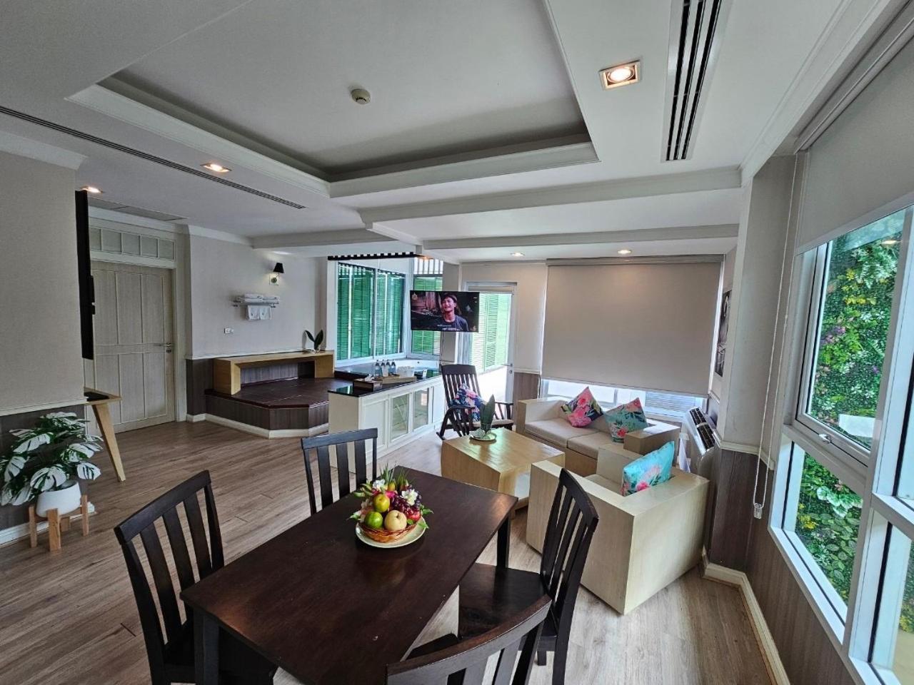 A-Te Chumphon Hotel - Sha Plus Bagian luar foto