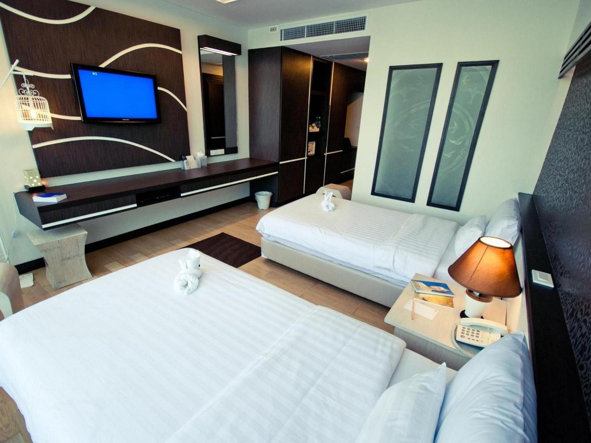 A-Te Chumphon Hotel - Sha Plus Bagian luar foto